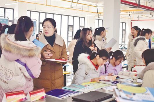 “带编”招人 学前教育类毕业生就业新趋势与教育行业思考